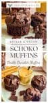 Vegane Schokomuffins (Double Chocolate Muffins) auf einem Teller mit Mandelmus und auf einem Holzbrett, daneben eine Tasse Kaffee-Pin.