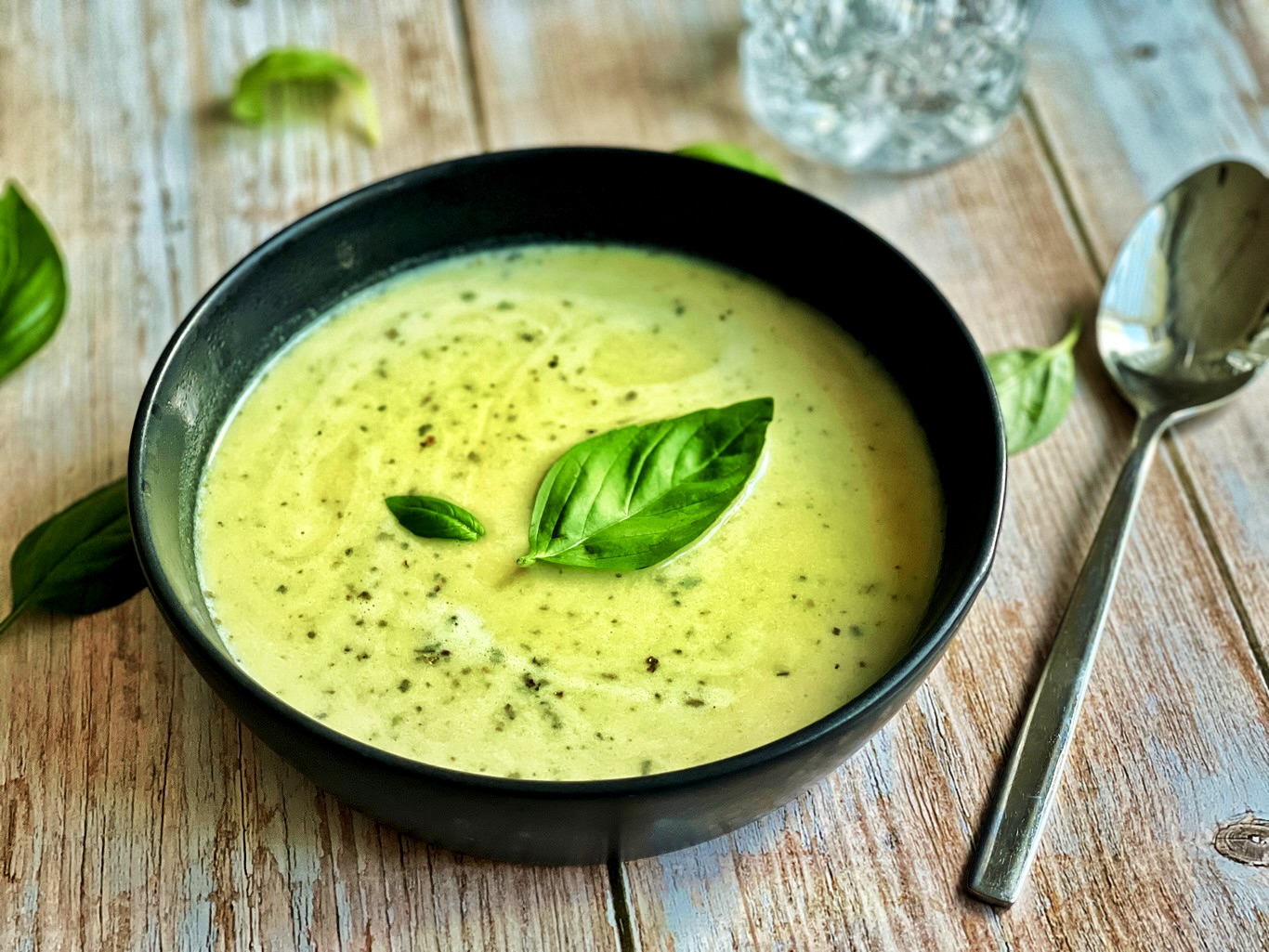 Paprika-Apfel-Salat - lecker, schnell & gesund Paprika-Apfel-Salat - lecker, schnell & gesund